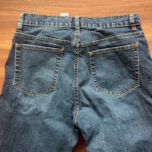 Old Navy Woman’s Jeans Bootcut Stretchy Size 28 or 8 short - Picture 4 of 7